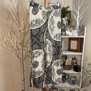Out From Under M Charcoal Cream Gauzy Wide Leg Boho Flowy Wide-Leg Pants. EUC